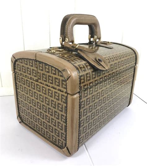 beauty case fendi viaggio pelle|Beauty Case Fendi Roma Leather .